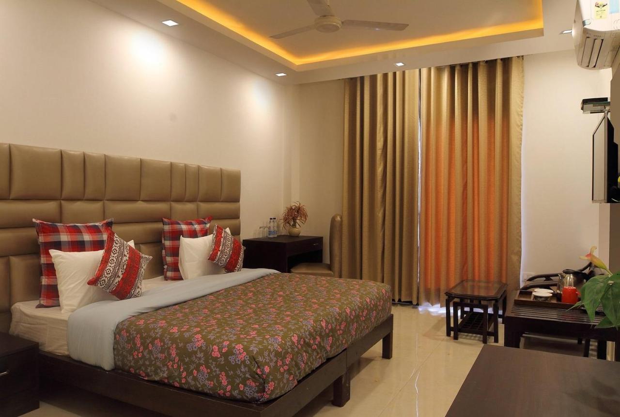 Park Studio Dlf Phase 2, Cyber City, Gurgaon Buitenkant foto