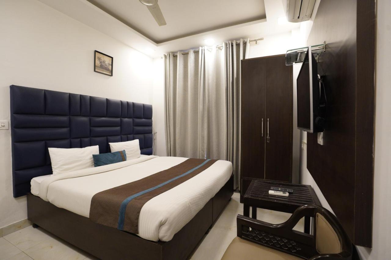 Park Studio Dlf Phase 2, Cyber City, Gurgaon Buitenkant foto