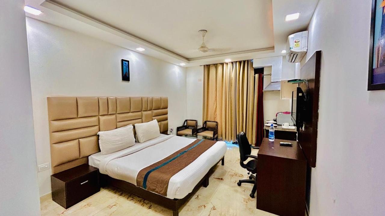 Park Studio Dlf Phase 2, Cyber City, Gurgaon Buitenkant foto